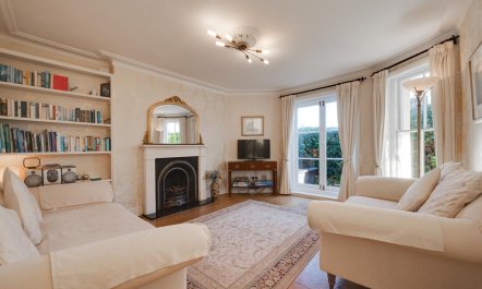 2 Bed in Dartmouth 1