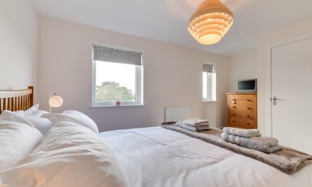 2 Bed in St. Eval 4