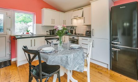 2 Bed in St. Ives 2