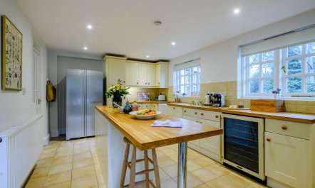 4 Bed in West Runton 3