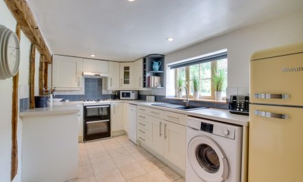 2 Bed in Bramfield 6