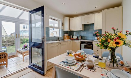 2 Bed in Broad Haven 8