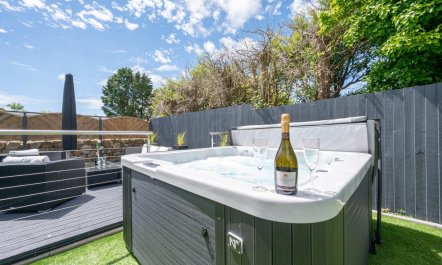 3 Bed in Reynoldston 1