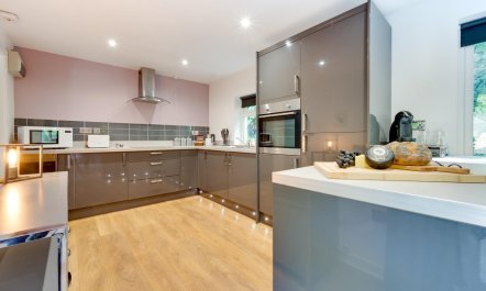 1 Bed in Carmarthen 5