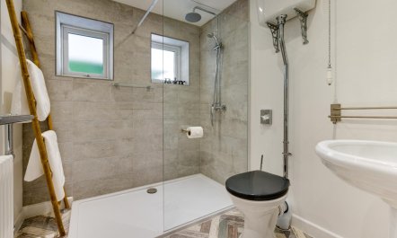 1 Bed in Carmarthen 8