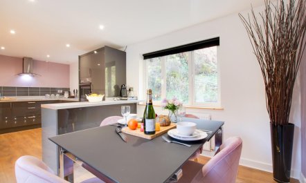 1 Bed in Carmarthen 2