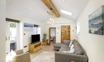 4 Bed in East Runton 1
