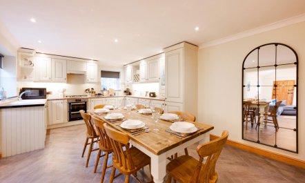 4 Bed in East Runton 9