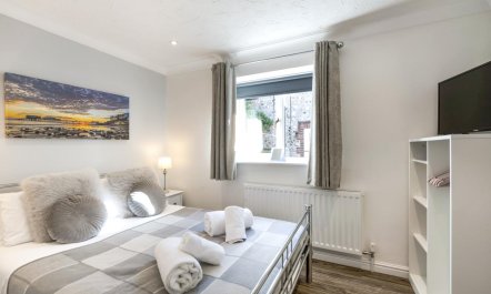 4 Bed in East Runton 9