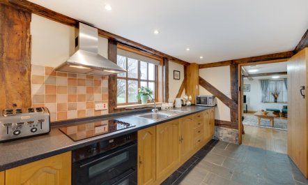 2 Bed in Y Drenewydd 9