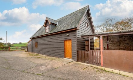 2 Bed in Y Drenewydd