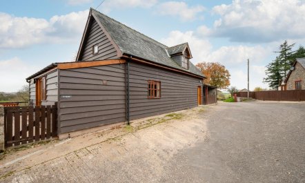 2 Bed in Y Drenewydd 3