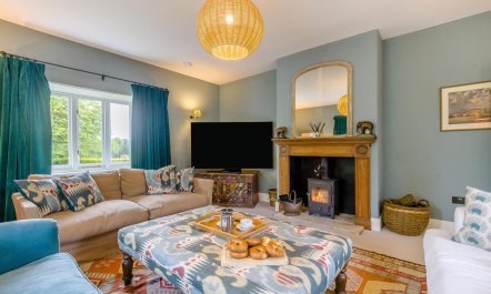 7 Bed in Kimberley 6