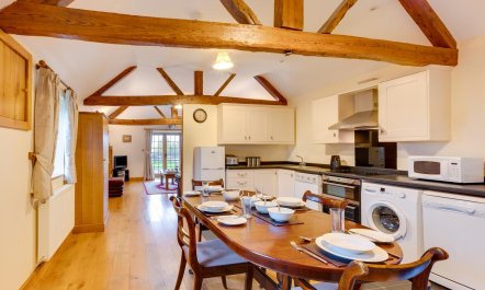 2 Bed in Y Drenewydd 1