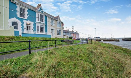 3 Bed in Aberaeron 0