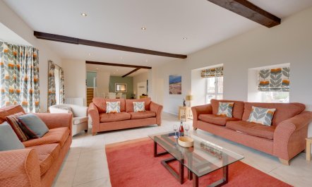 4 Bed in nr Beadnell 4