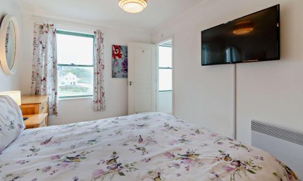 2 Bed in Broad Haven 9