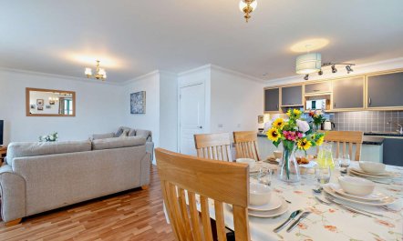 2 Bed in Broad Haven 3