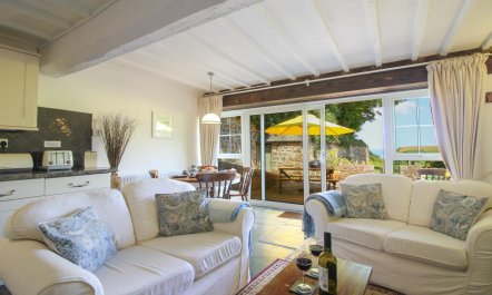 3 Bed in St. Gennys 3