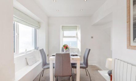 2 Bed in Porthleven 5