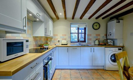 2 Bed in Hemblington 5