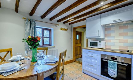 2 Bed in Hemblington 7