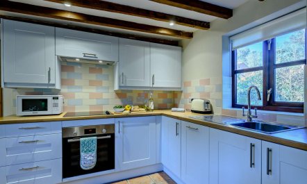 2 Bed in Hemblington 8