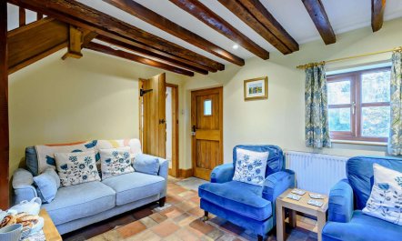 2 Bed in Hemblington 2