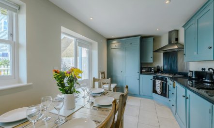 4 Bed in Whitstable 8