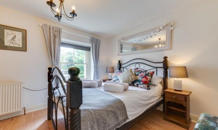 3 Bed in Hope Valley 5