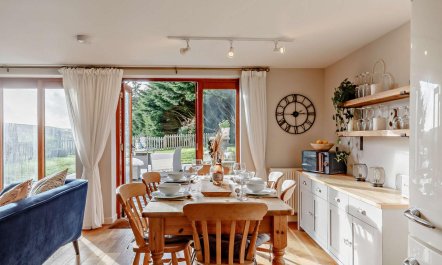 3 Bed in Polbathic 6