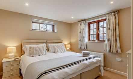 3 Bed in Polbathic 7