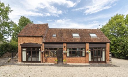 3 Bed in Long Itchington