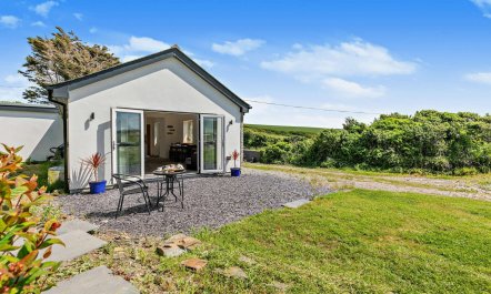 1 Bed in Porthcothan Bay 2