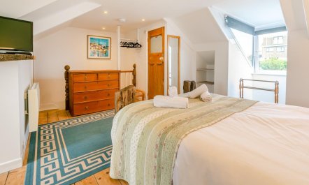 2 Bed in St. Ives 2