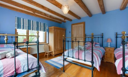 4 Bed in Tenby 9