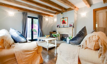 4 Bed in Tenby 1