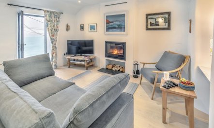 2 Bed in Porthleven 7