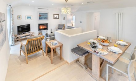 2 Bed in Porthleven 4