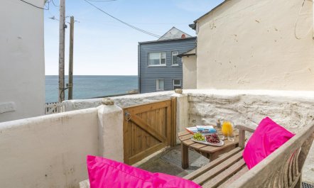 2 Bed in Porthleven 2