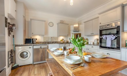 4 Bed in Appledore 7