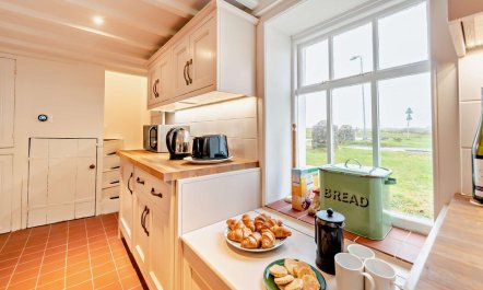 2 Bed in Southgate 5