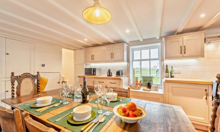 2 Bed in Southgate 6