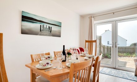 4 Bed in Porthleven 2