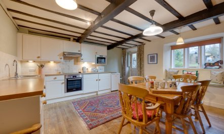 3 Bed in Thornton Rust 2