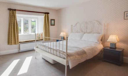 3 Bed in Thornton Rust 7