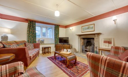 3 Bed in Thornton Rust 1