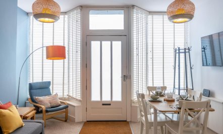 2 Bed in Dartmouth 1