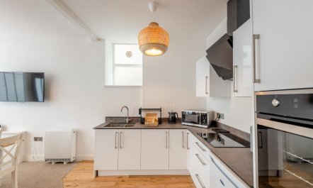 2 Bed in Dartmouth 2