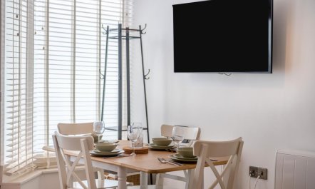 2 Bed in Dartmouth 2